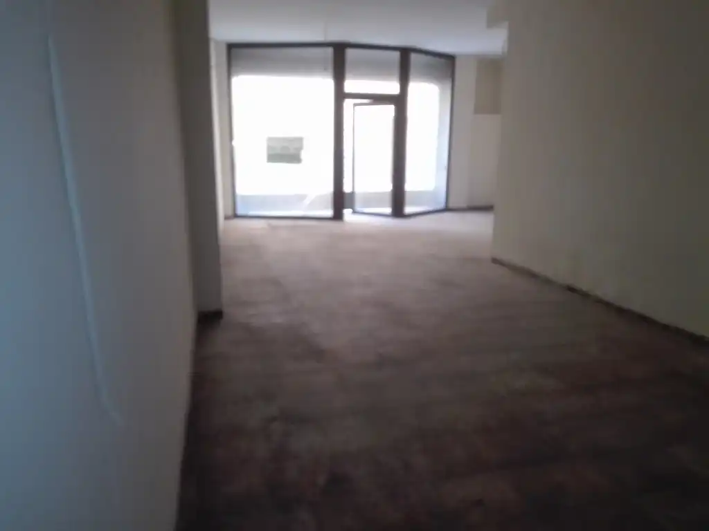 Locale commerciale in vendita a C/ Dalt, imagen 2