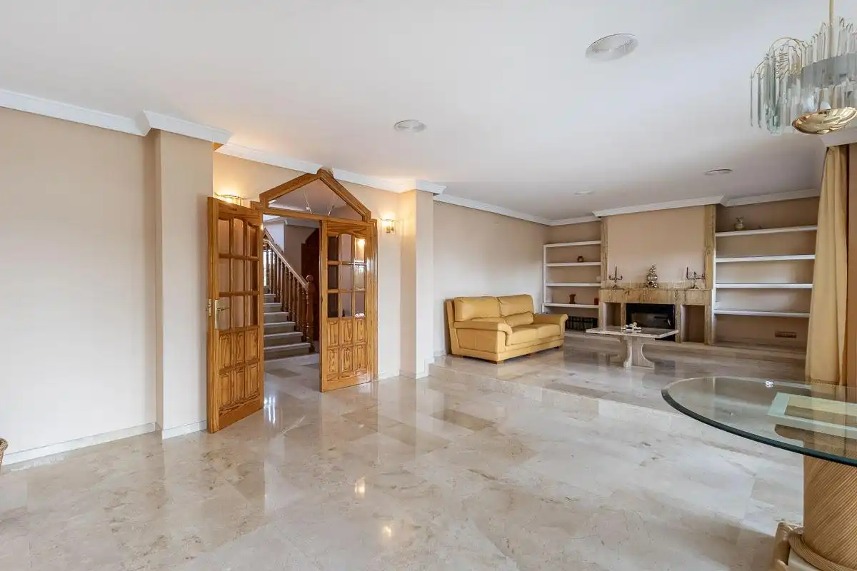 Detached house with pool for sale in Calle de los Arces, imagen 9