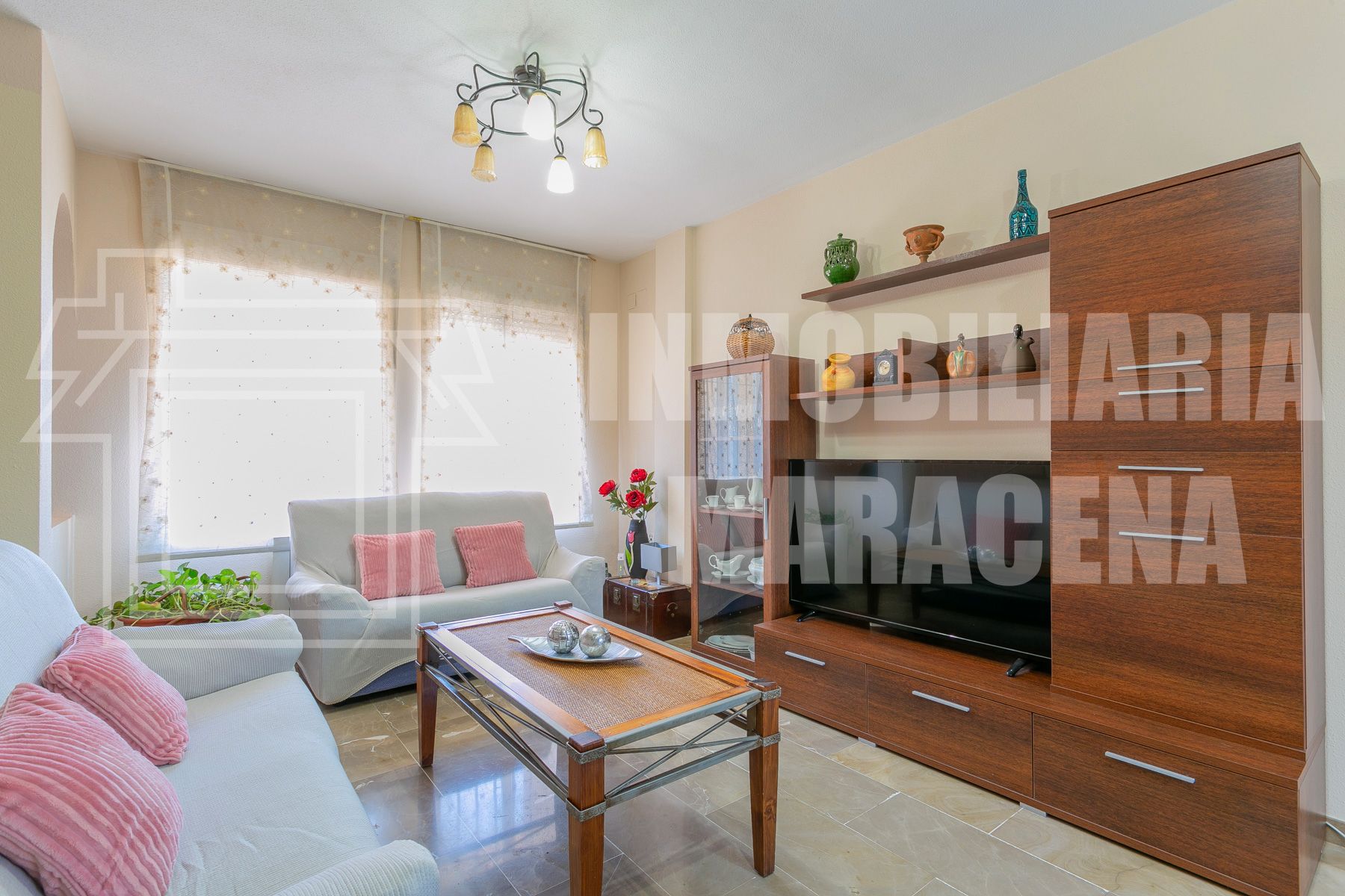 Living room of House or chalet for sale in  Granada Capital  with Air Conditioner, Heating and Parquet flooring