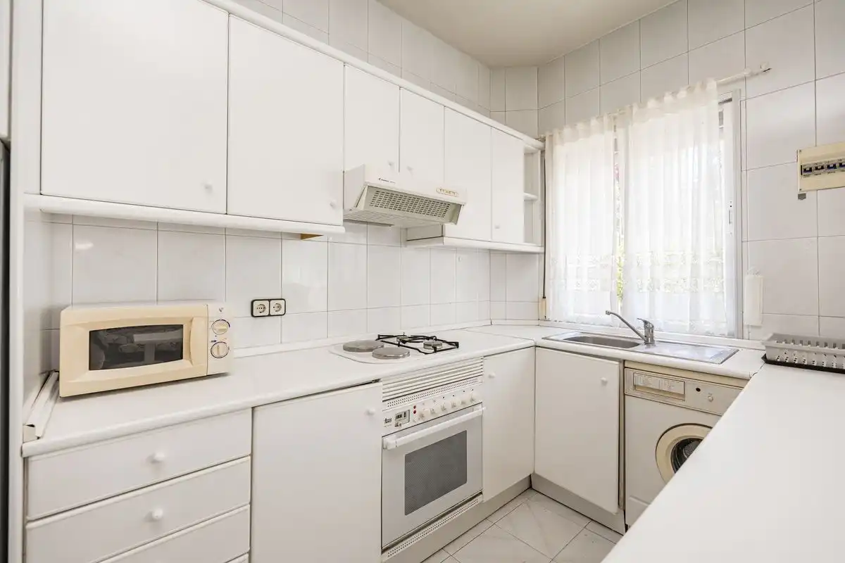 Cuina de Casa o xalet en venda en Madrid amb Aire condicionat, Calefacció i Jardí privat