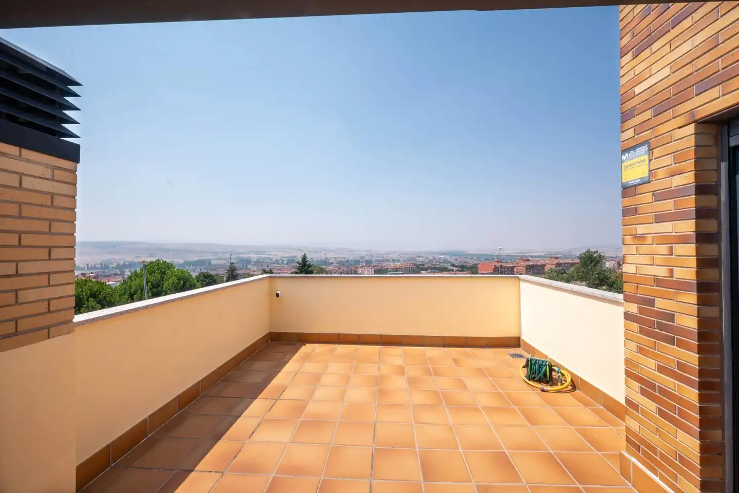 Terraza de Casa adosada en venta en Ávila con Calefacción, Jardín privado y Terraza