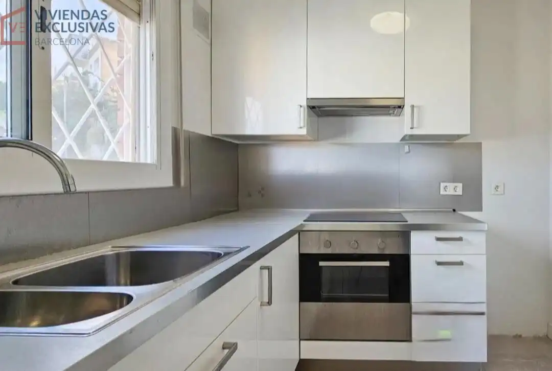 Cocina de Casa o chalet en venta en Sant Just Desvern con Aire acondicionado, Calefacción y Parquet