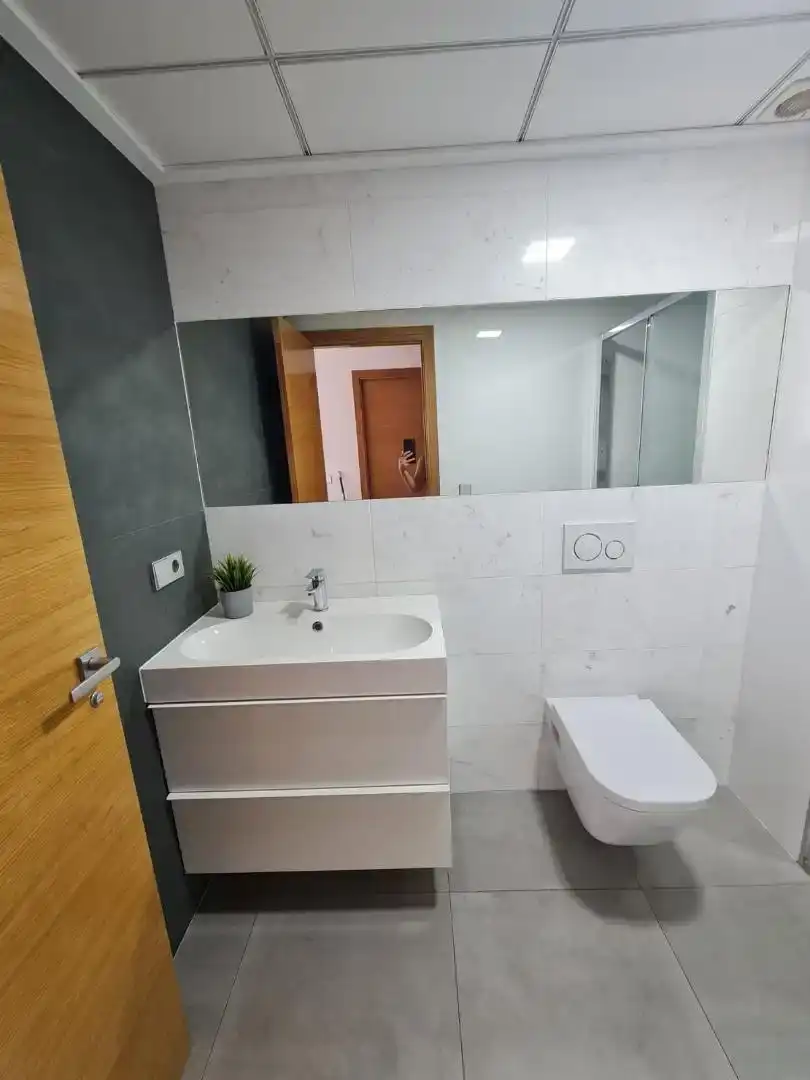 Bathroom of Flat for rent in Elche / Elx  with Air Conditioner, Furnished and Washing machine