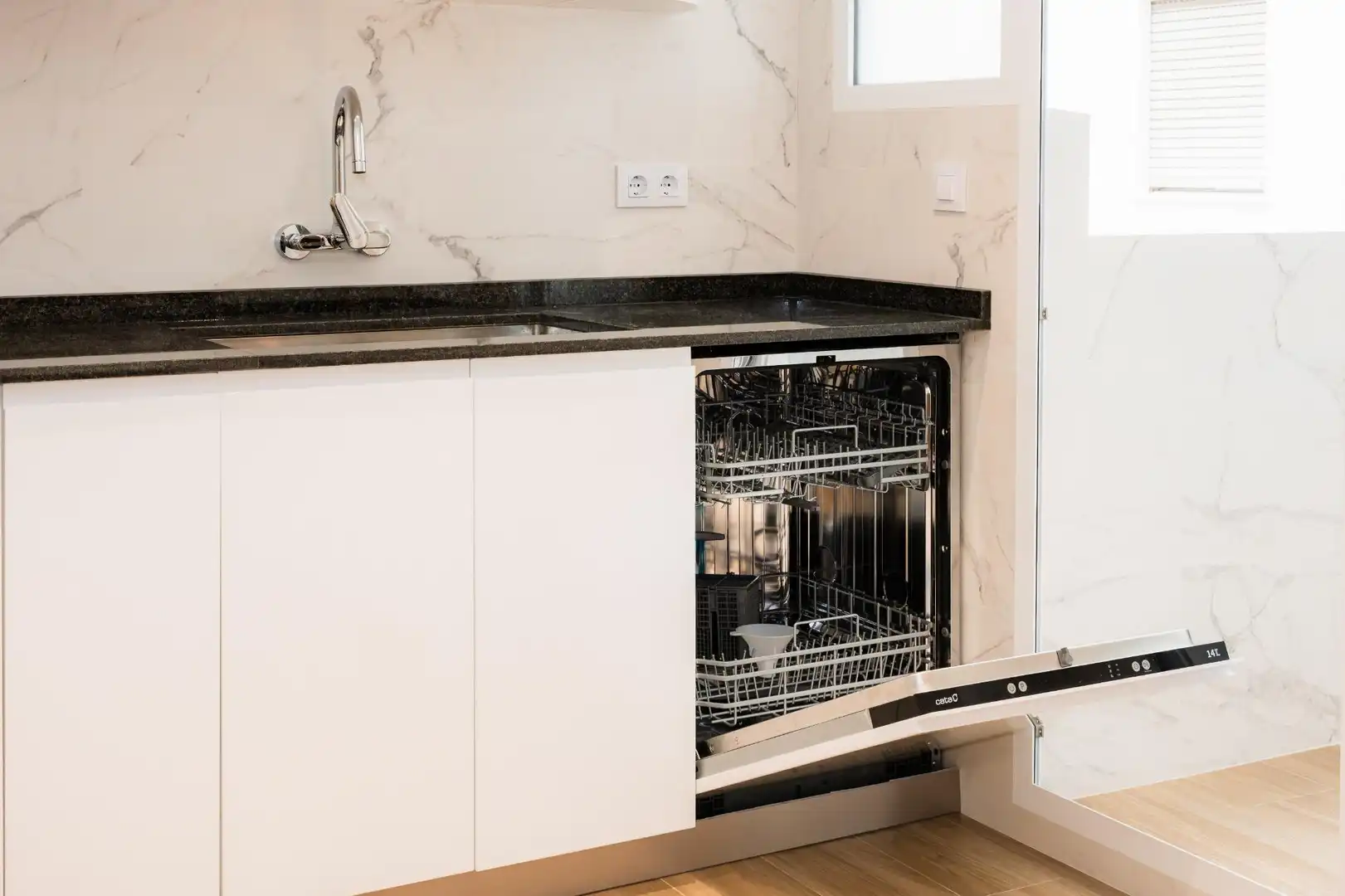 Wohnung mit Terrasse zur Miete in Avenida PERIS Y VALERO, imagen 20