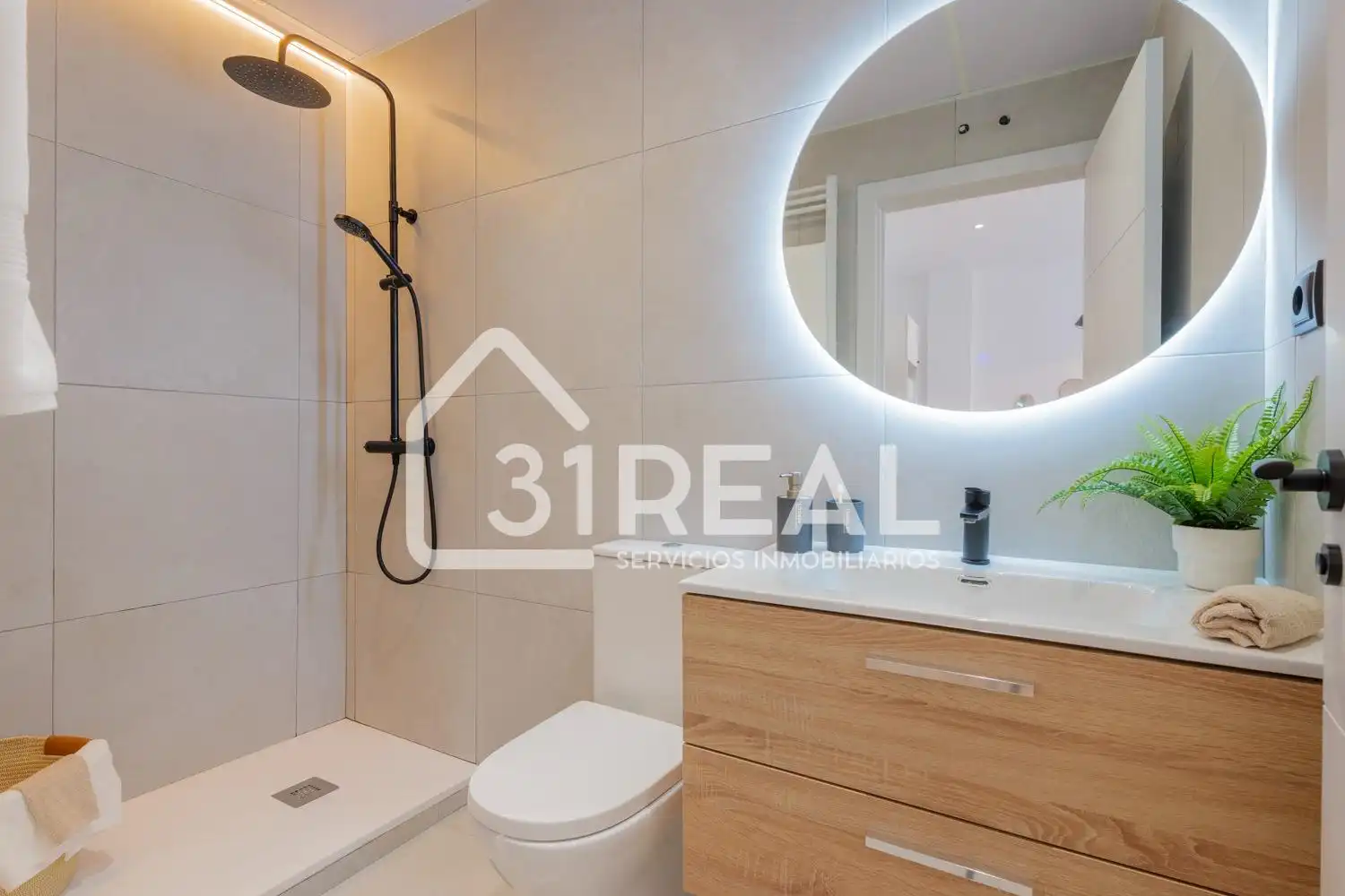 Bathroom of Flat for sale in Madrid  with Heating and Furnished