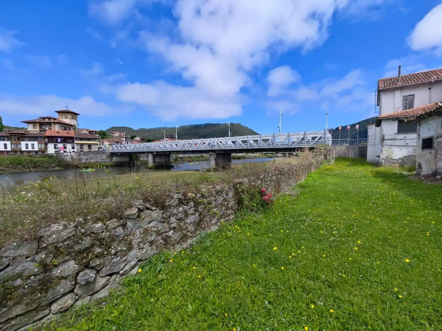 Exterior view of Buildings for sale in Val de San Vicente 