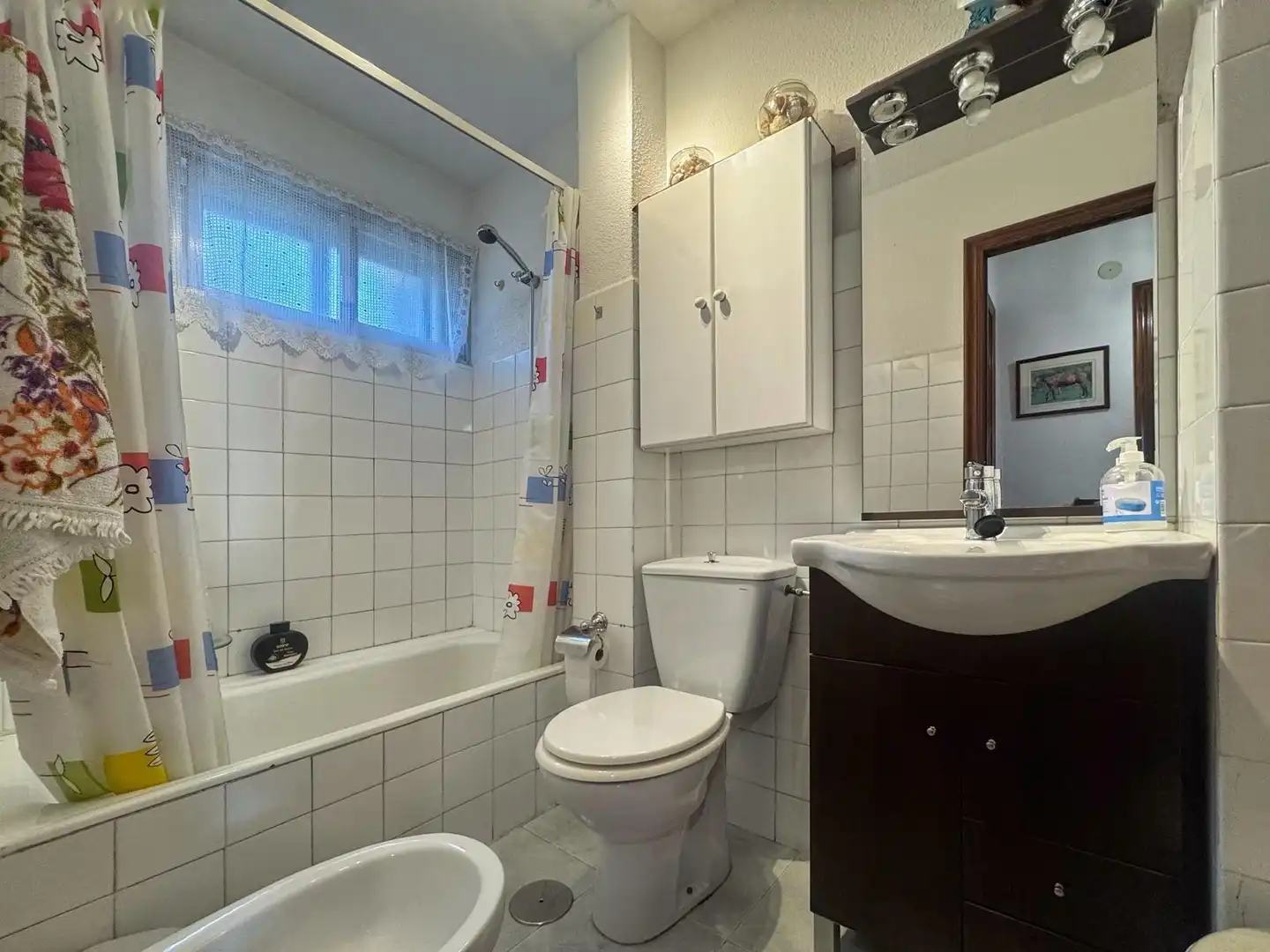 Baño de Piso en venta en Vigo  con Calefacción, Terraza y Amueblado