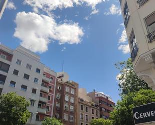 Exterior view of Flat for sale in  Madrid Capital  with Terrace