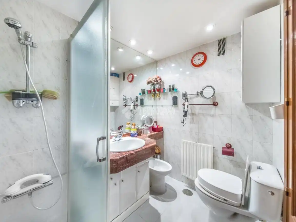 Baño de Piso en venta en Madrid con Aire acondicionado y Calefacción