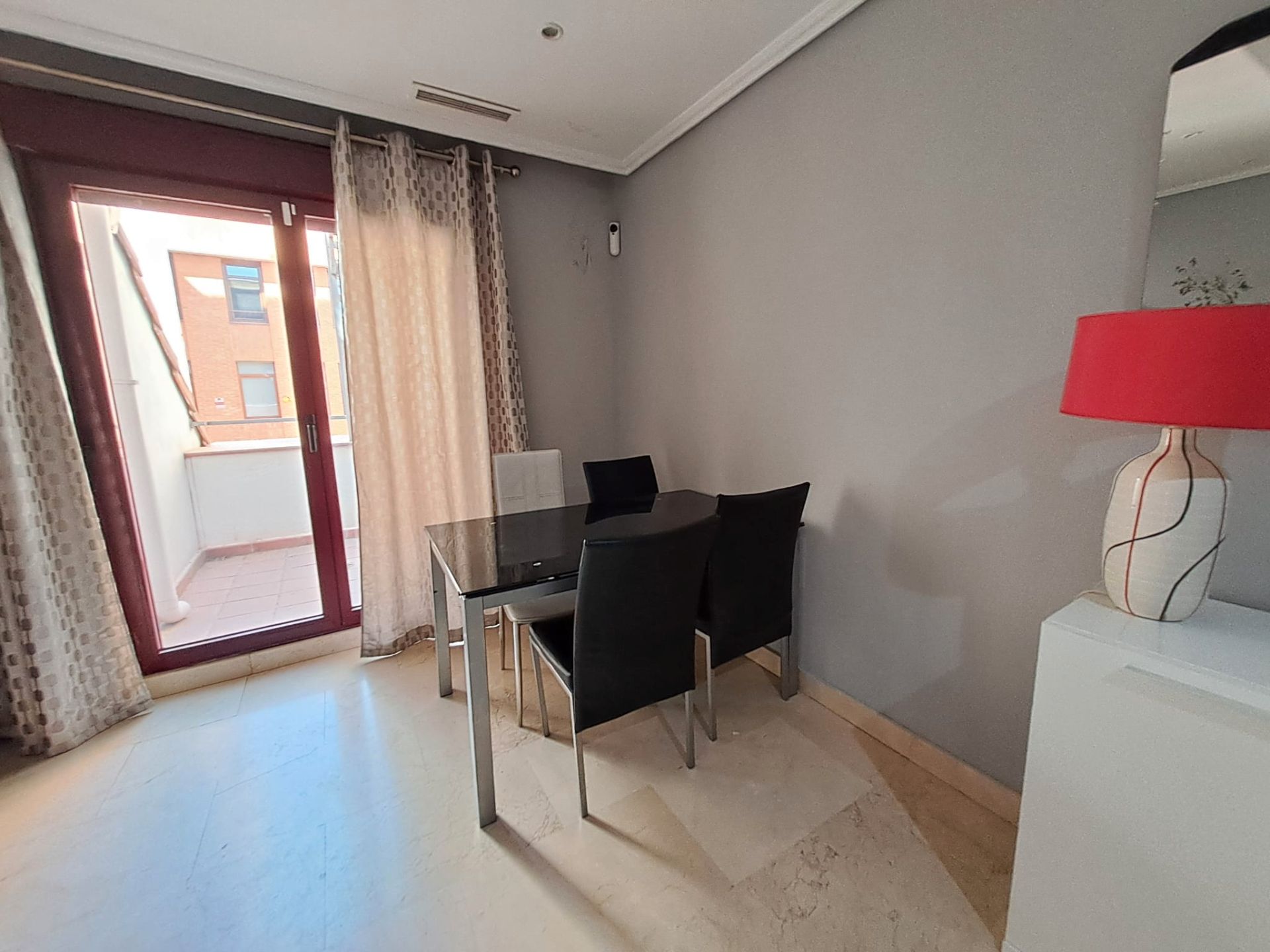 Menjador de Àtic de lloguer en  Madrid Capital amb Aire condicionat, Calefacció i Parquet