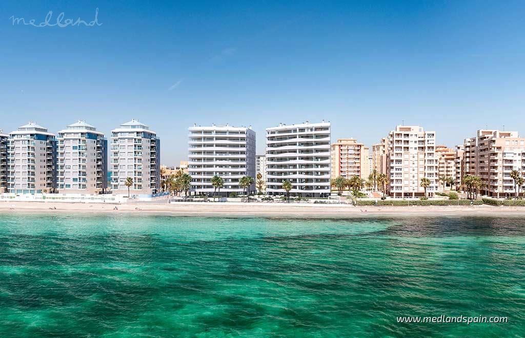 Exterior view of Apartment for sale in La Manga del Mar Menor  with Terrace, Storage room and Community pool