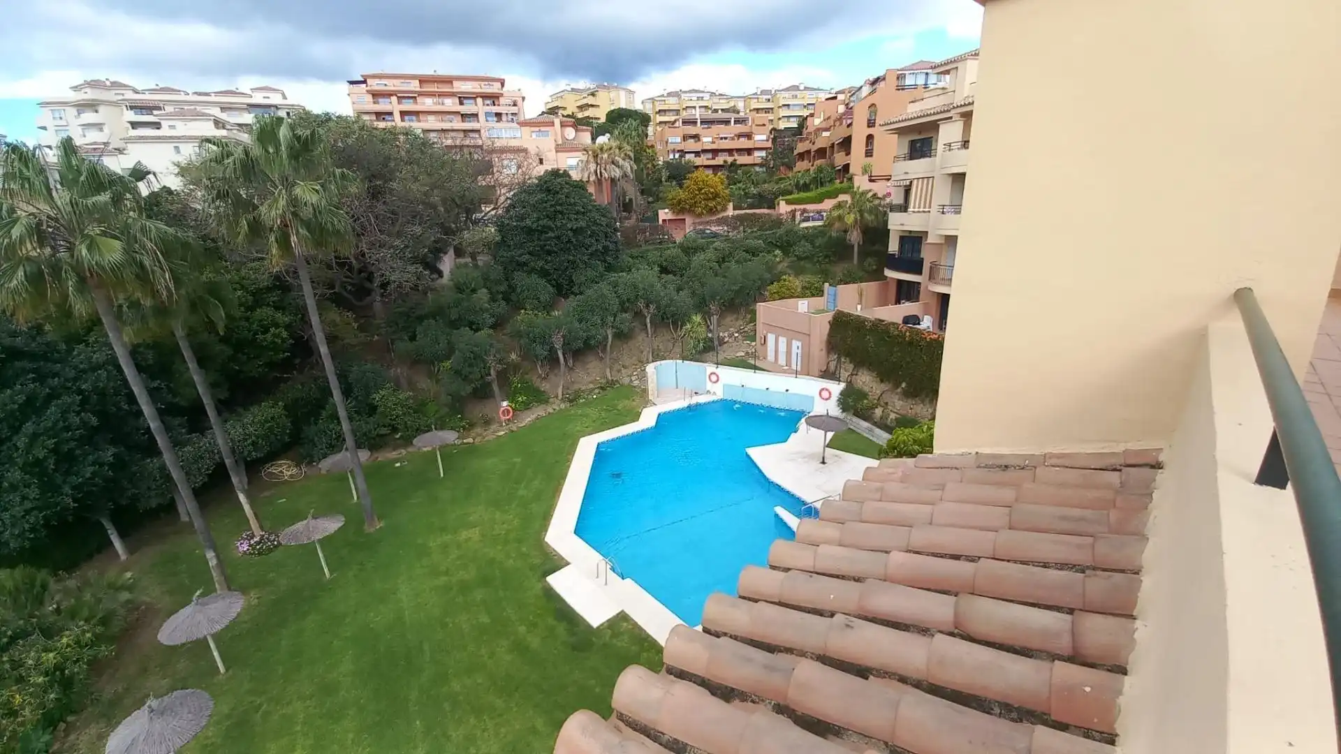 Piscina de Àtic de lloguer en Mijas amb Terrassa, Traster i Moblat