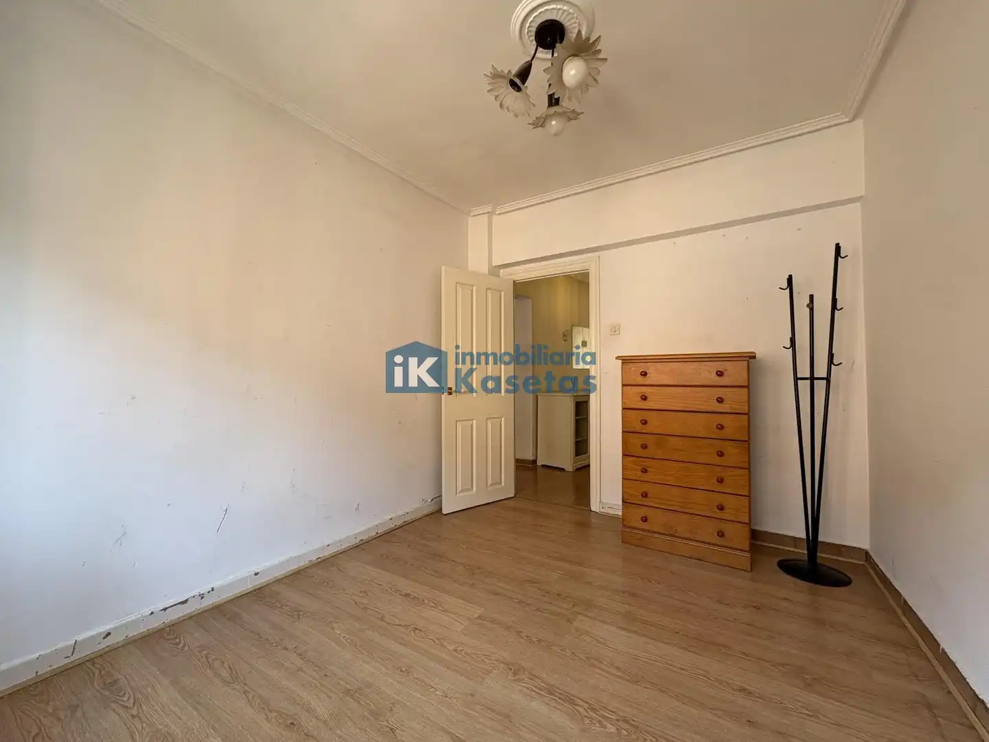 Habitación de Piso en venta en Basauri  con Calefacción