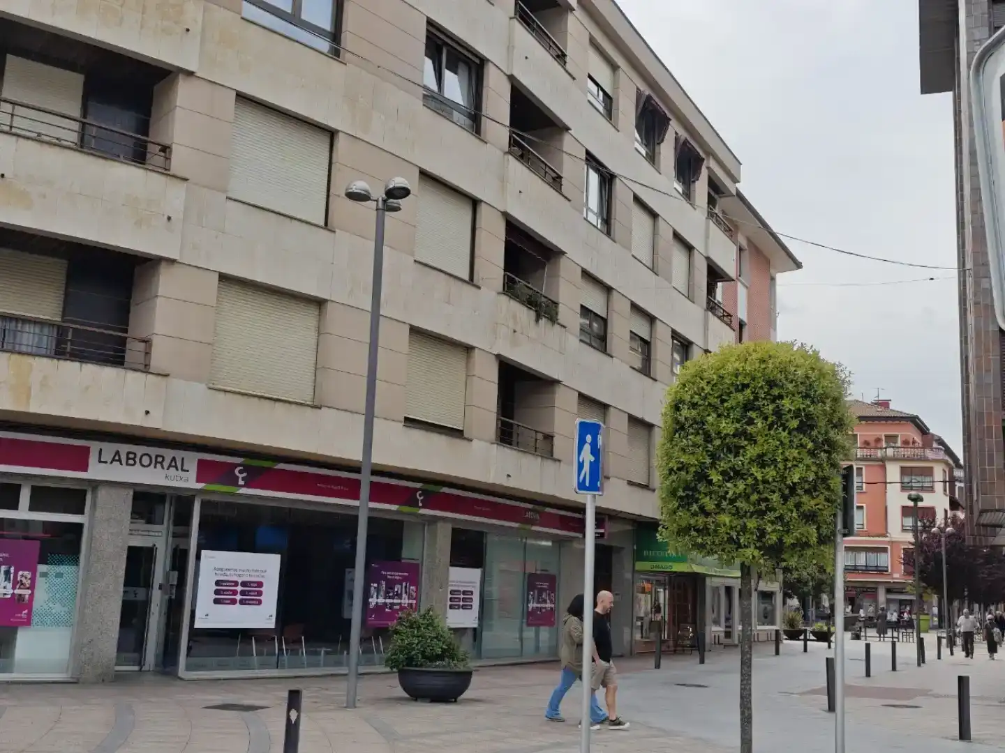 Vista exterior de Pis en venda en Gernika-Lumo amb Aire condicionat i Balcó