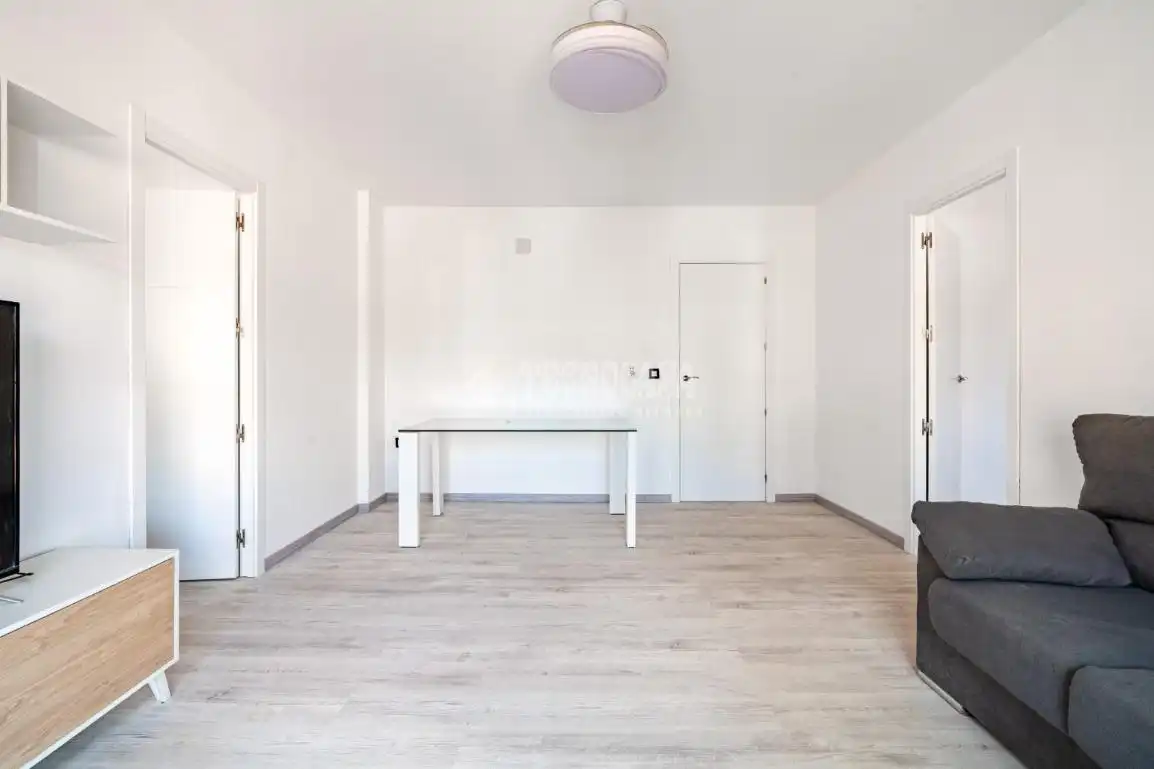 Bedroom of Flat for sale in Granada  with Air Conditioner, Heating and Terrace