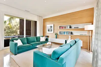 Sala d'estar de Casa o xalet en venda en Marbella amb Aire condicionat, Calefacció i Jardí privat