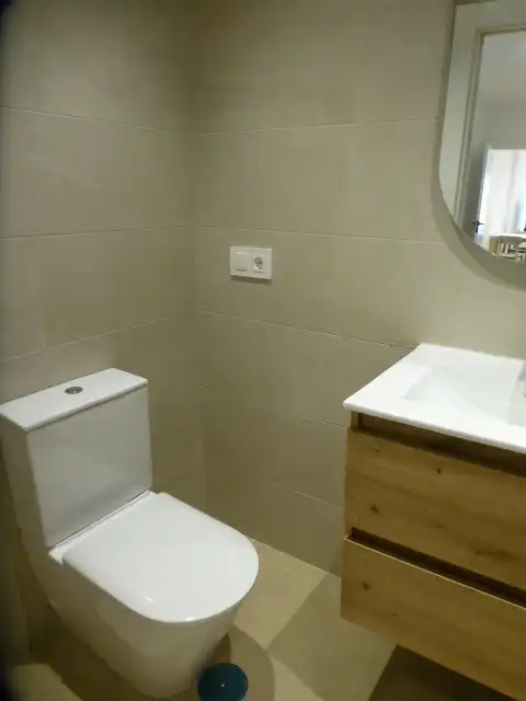 Bathroom of Study for rent in Murcia  with Air Conditioner, Heating and Oven