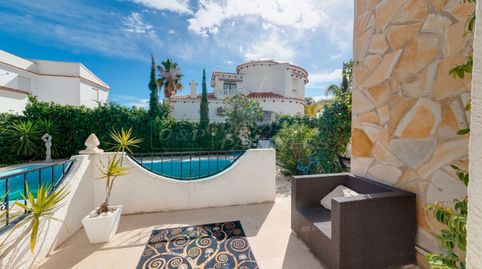 Villa en venta en La Zenia, 2 dormitorios.