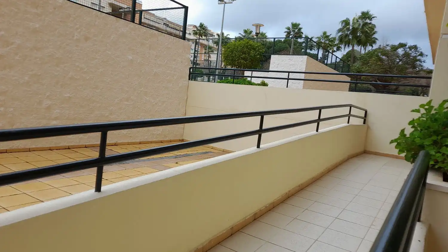 Terrasse von Wohnung zum Verkauf in Málaga mit Klimaanlage, Privatgarten und Terrasse