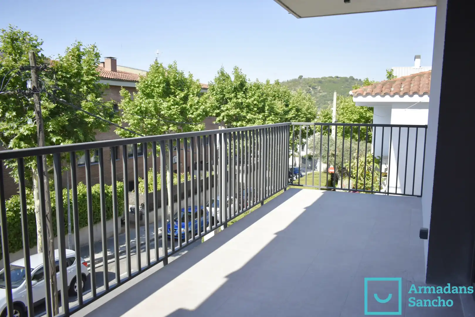 Terraza de Piso de alquiler en Tiana con Aire acondicionado, Calefacción y Horno