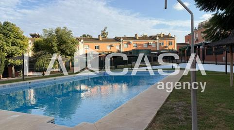 Foto 2 de Casa adosada en venta en Avenida de Europa, Montequinto
