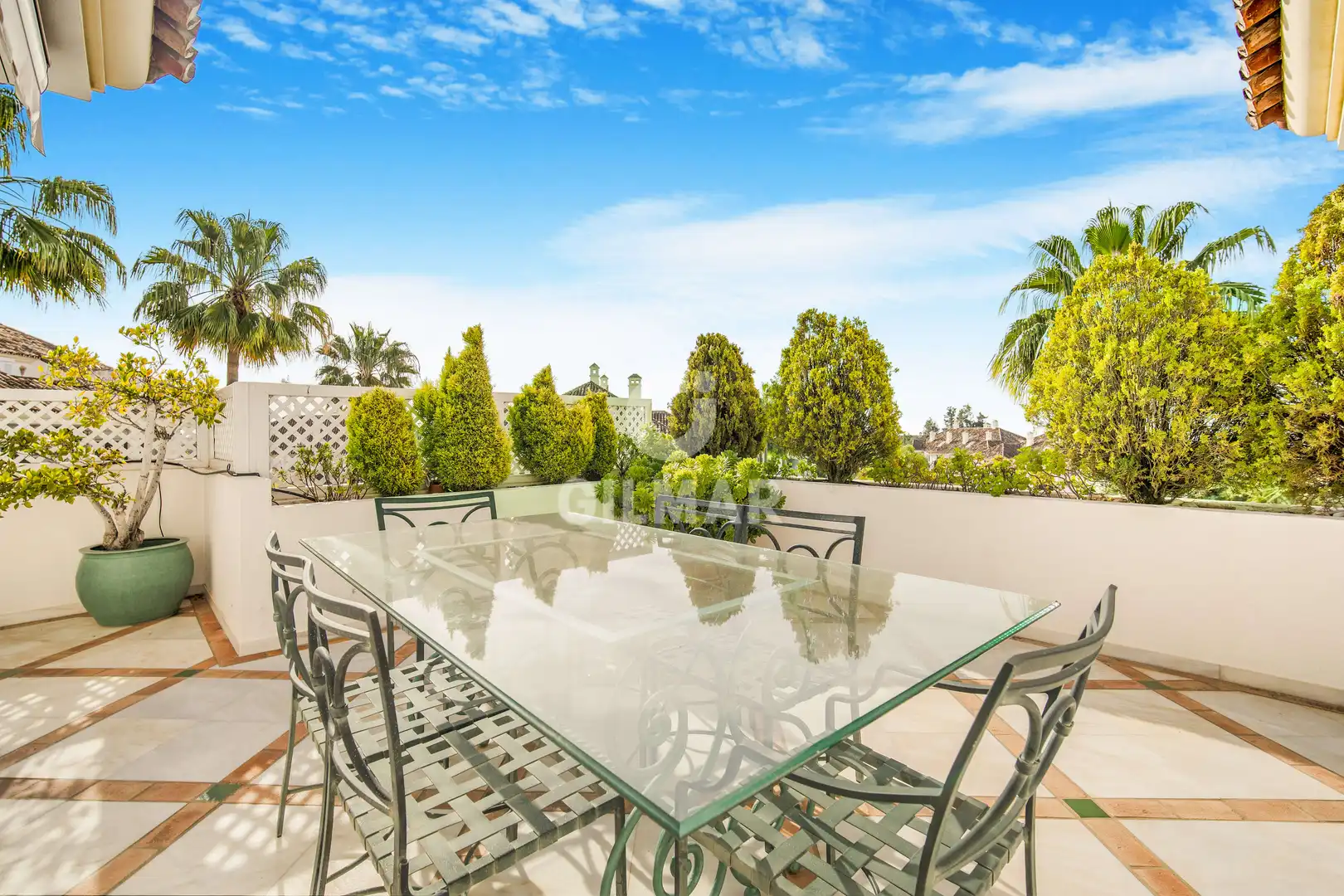 Terrassa de Dúplex en venda en Marbella amb Calefacció, Jardí privat i Traster