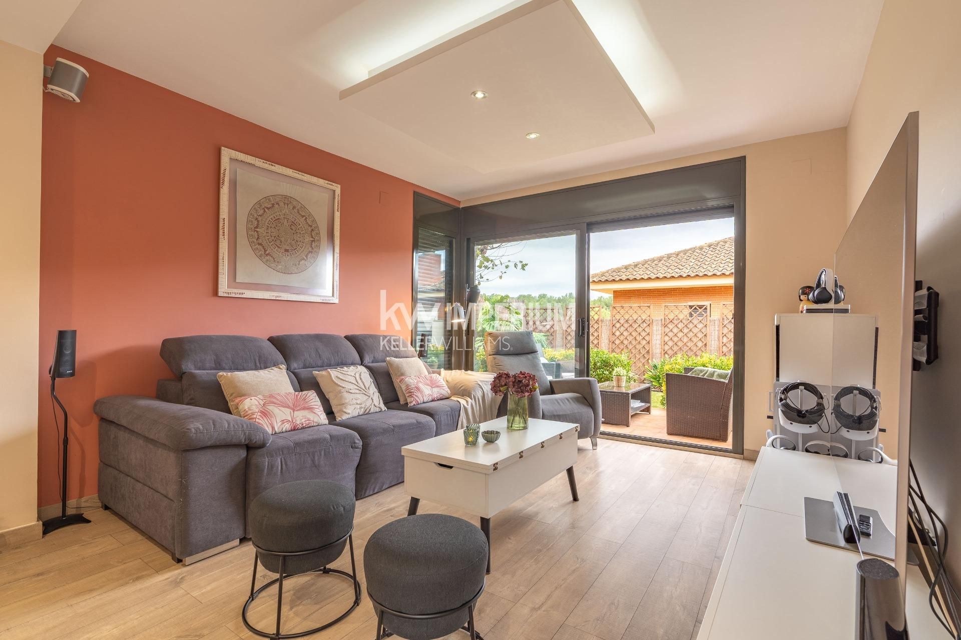 Living room of Single-family semi-detached for sale in Els Pallaresos  with Air Conditioner, Heating and Private garden