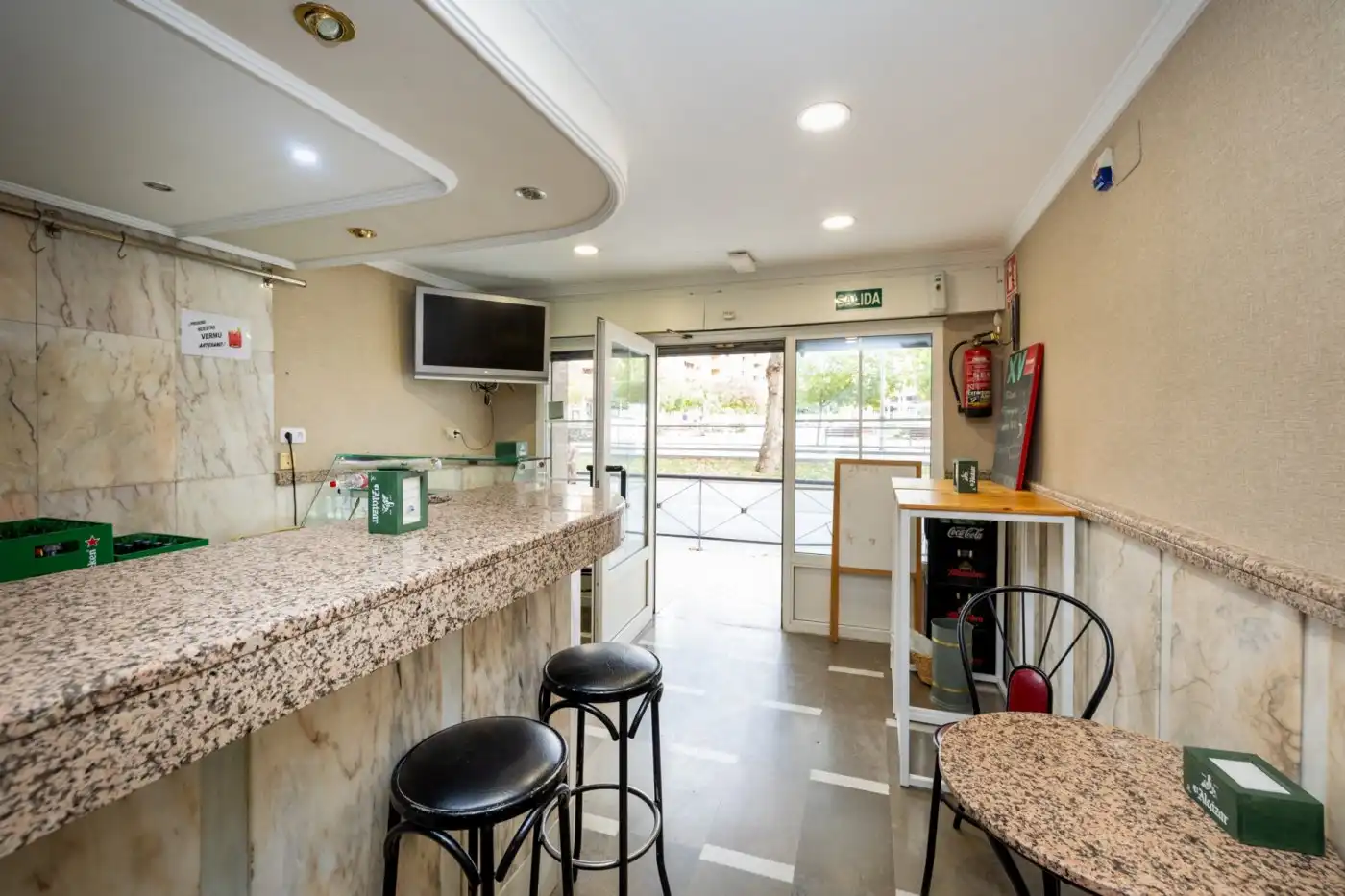 Cocina de Local en venta en Granada con Aire acondicionado y Amueblado