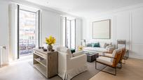 Living room of Flat for sale in  Madrid Capital  with Air Conditioner, Heating and Parquet flooring