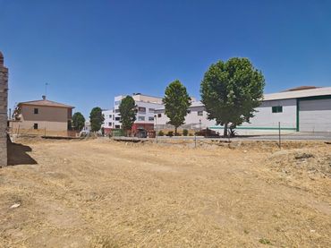 Terrenys i solars en venda a Calle Isaac Newton 13.01