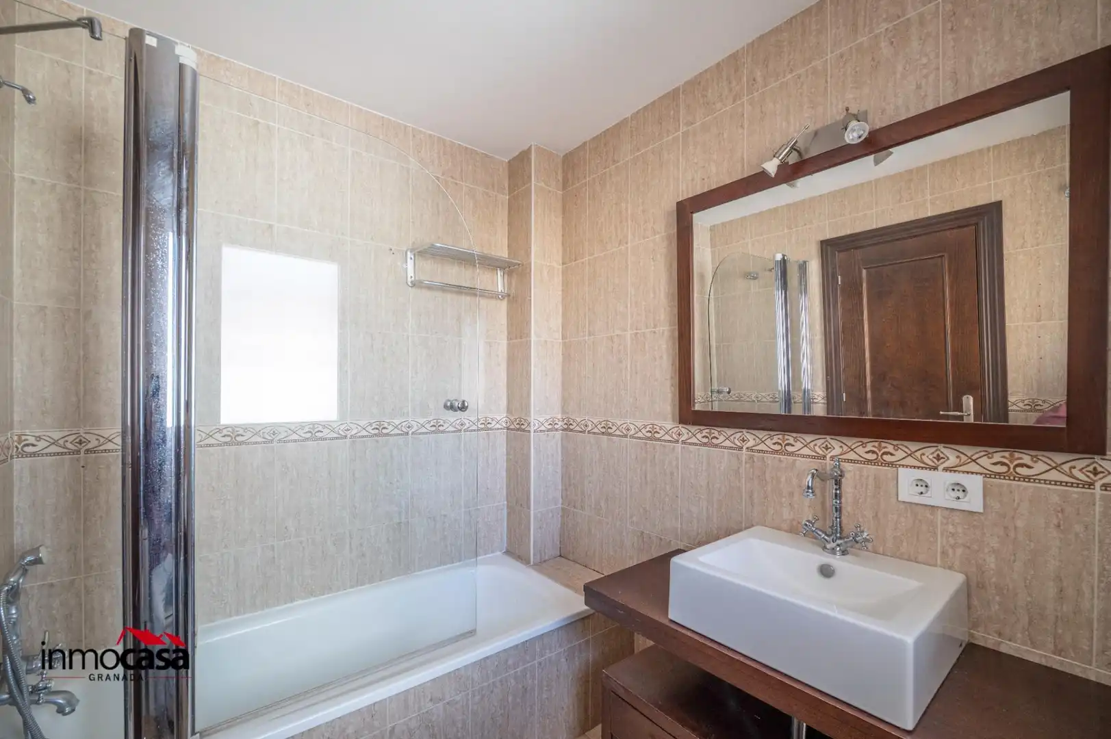 Baño de Casa adosada en venta en Ogíjares con Calefacción, Amueblado y Balcón