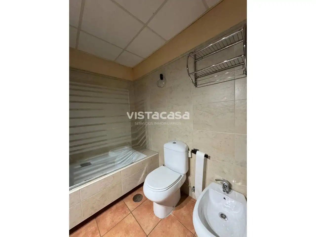 Baño de Casa adosada de alquiler en Mairena del Alcor con Aire acondicionado, Calefacción y Terraza