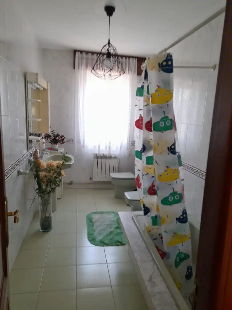 Bany de Casa o xalet en venda en Mugardos amb Calefacció, Jardí privat i Terrassa