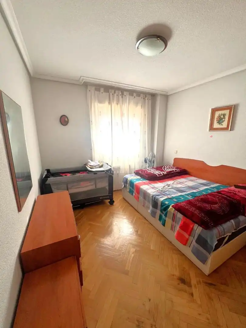 Habitación de Piso en venta en Parla con Calefacción, Parquet y Trastero