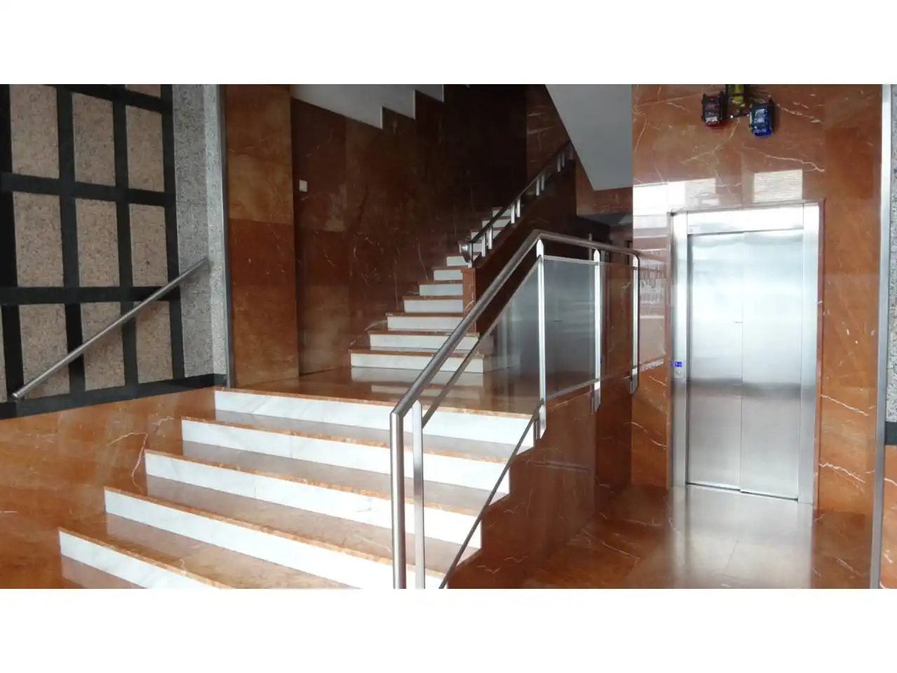 Piso en venta en  Pamplona / Iruña con Calefacción, Parquet y Trastero