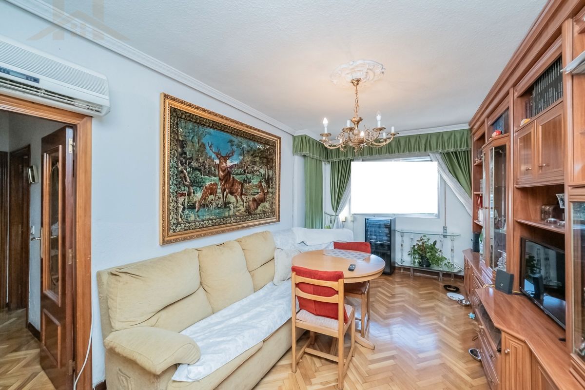 Living room of Flat for sale in Móstoles  with Air Conditioner and Heating