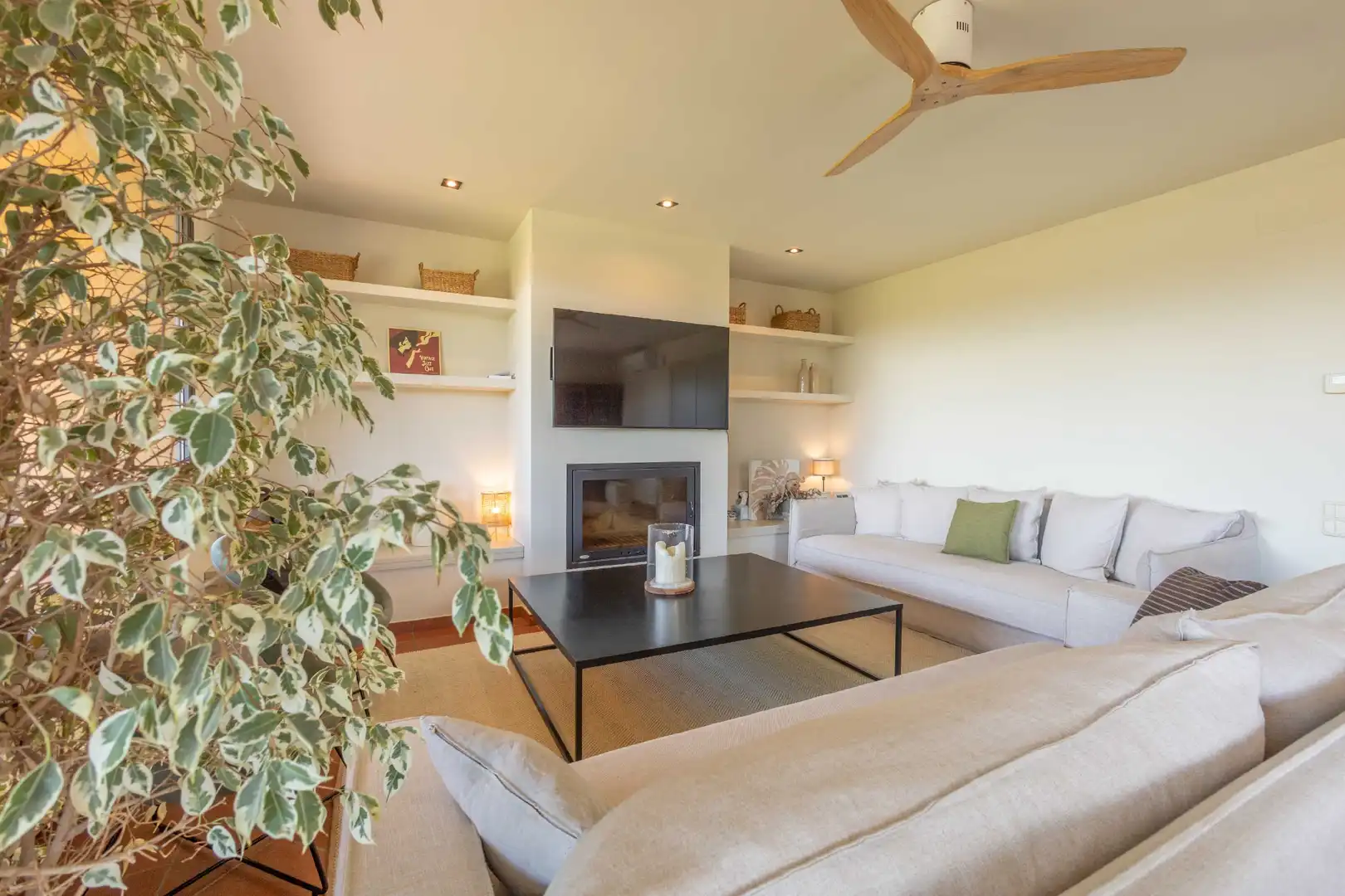 Living room of Houses for sale in Sant Vicenç de Montalt  with Air Conditioner, Heating and Private garden