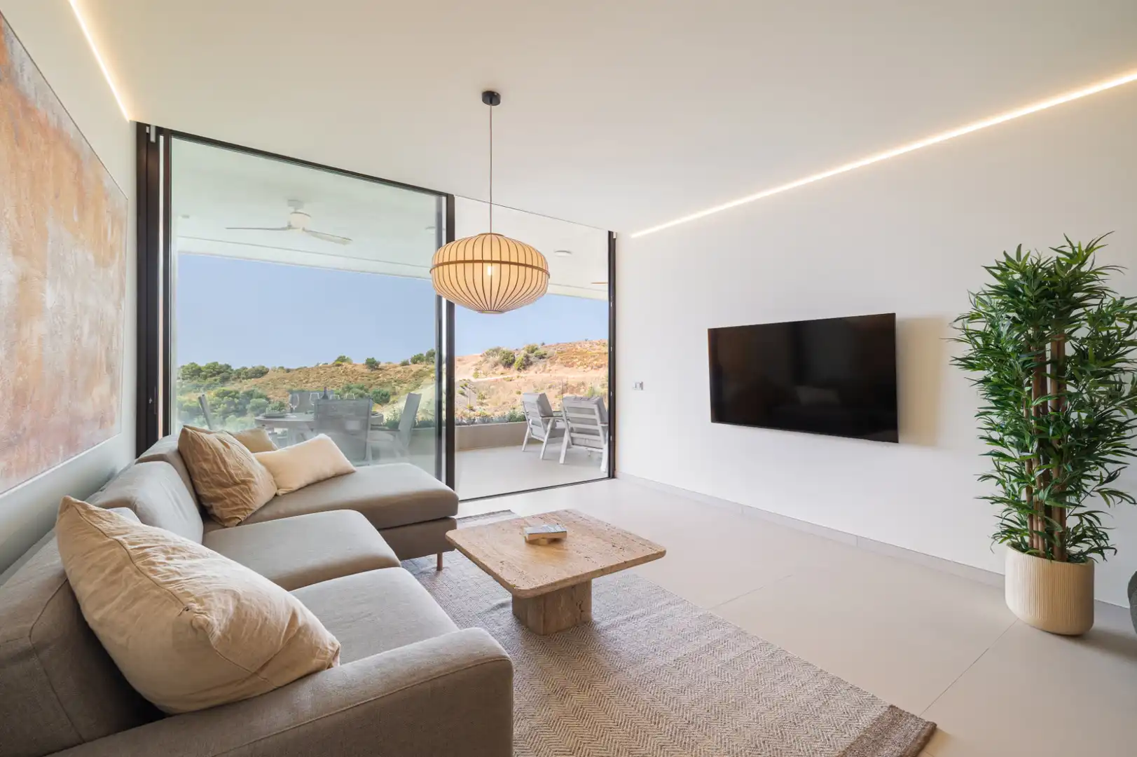 Wohnzimmer von Wohnungen zur Miete in Fuengirola mit Klimaanlage, Terrasse und Möbliert