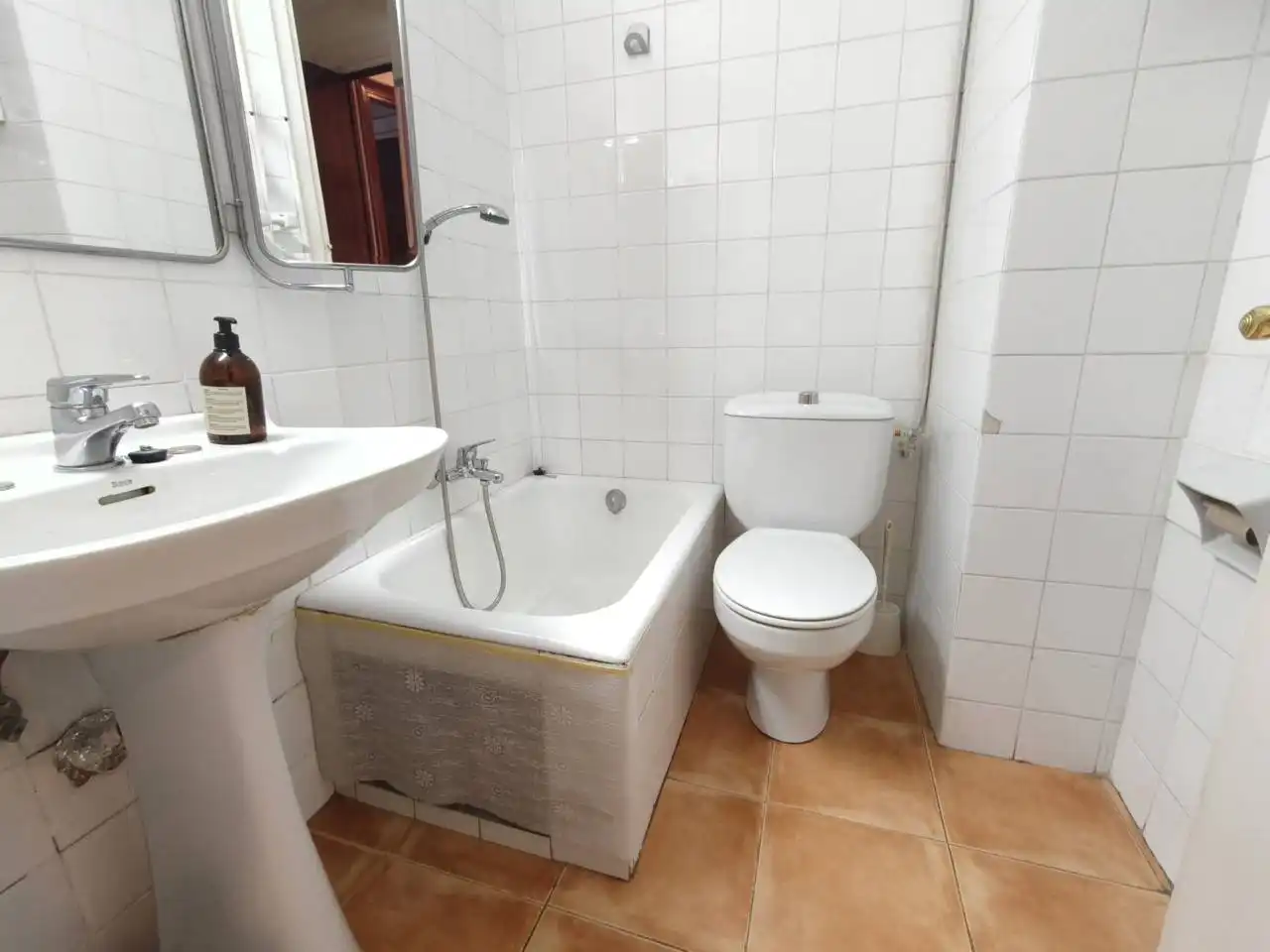 Bathroom of Flat for sale in Bilbao   with Heating and Balcony