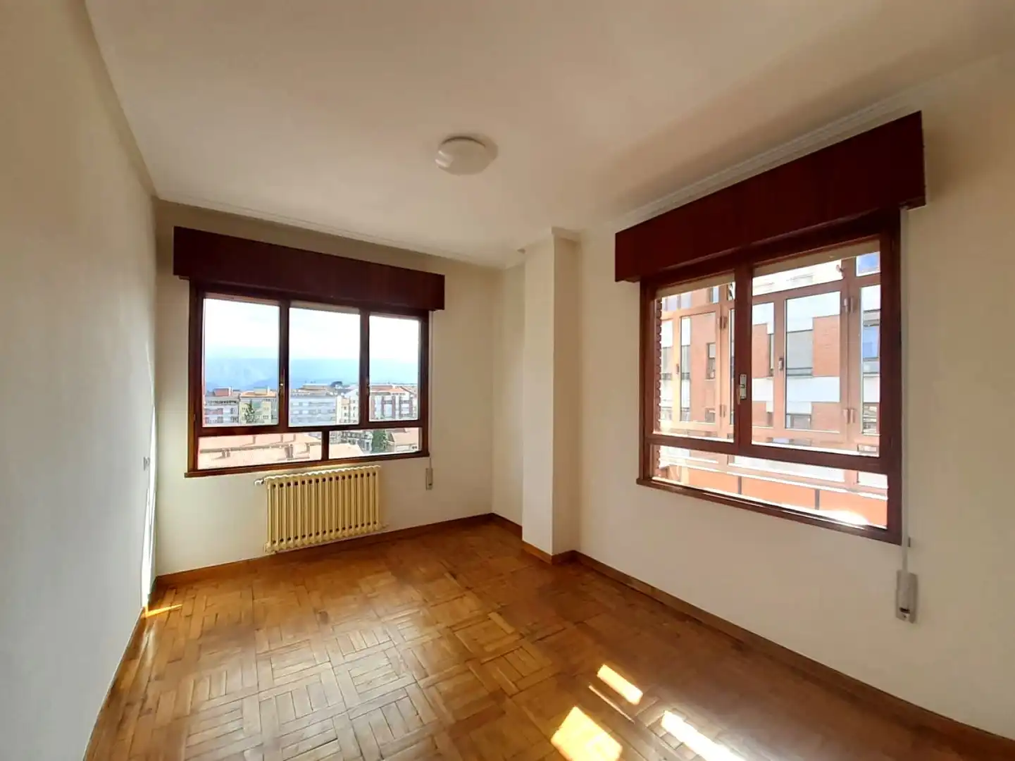 Bedroom of Flat for rent in Oviedo   with Heating, Parquet flooring and Terrace