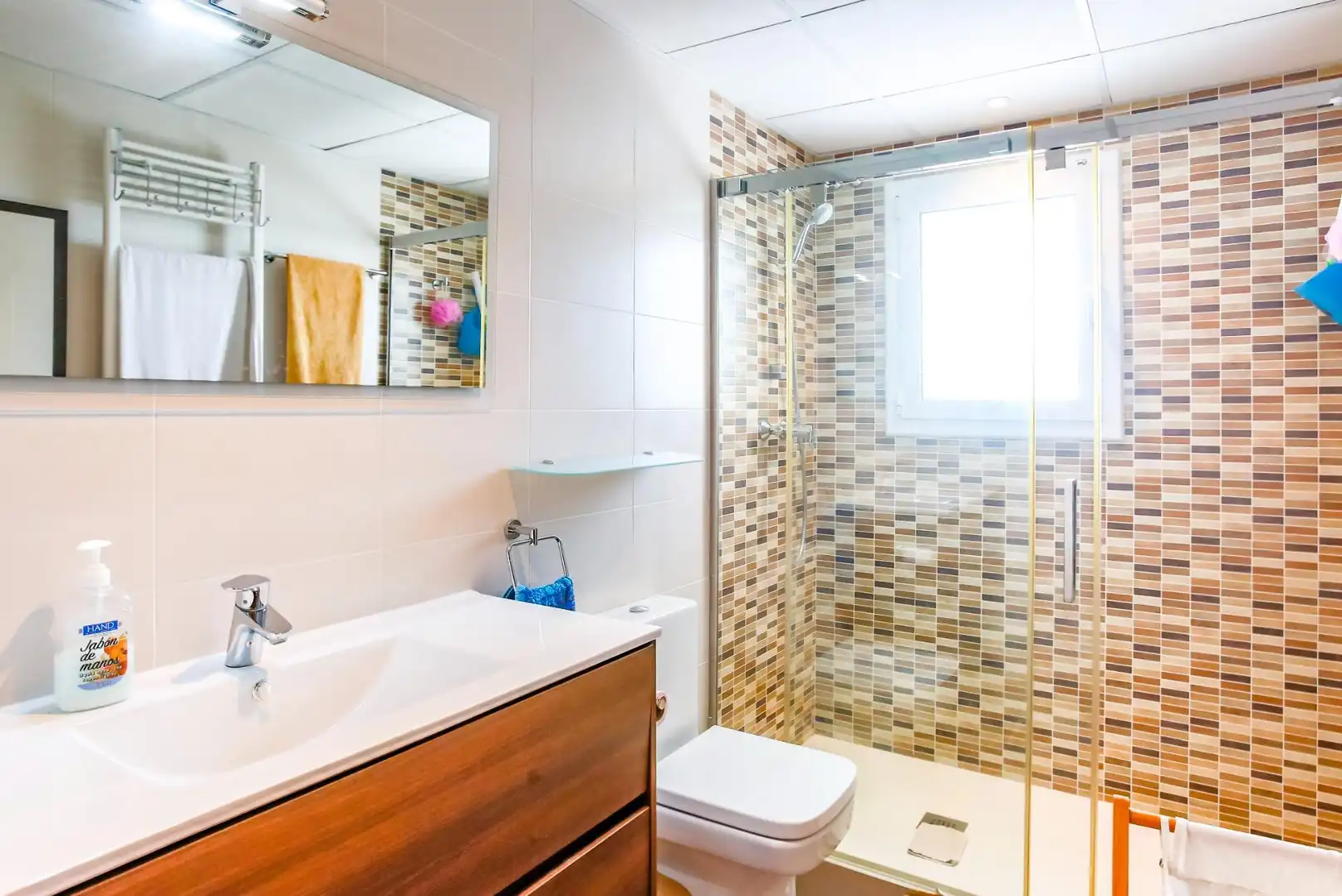 Baño de Casa adosada en venta en El Vendrell con Calefacción, Terraza y Balcón