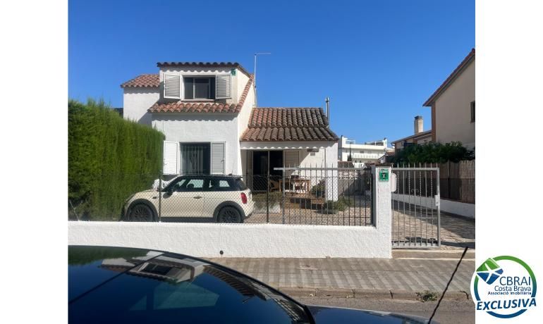 Exterior view of House or chalet for sale in Roses  with Furnished