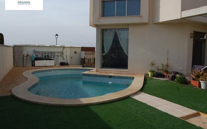 Piscina de Casa o xalet en venda en  Albacete Capital amb Aire condicionat, Calefacció i Jardí privat