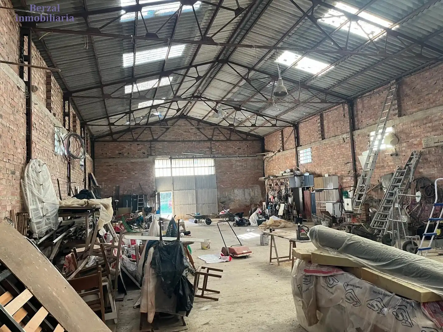 Nave industrial en venta en  Logroño