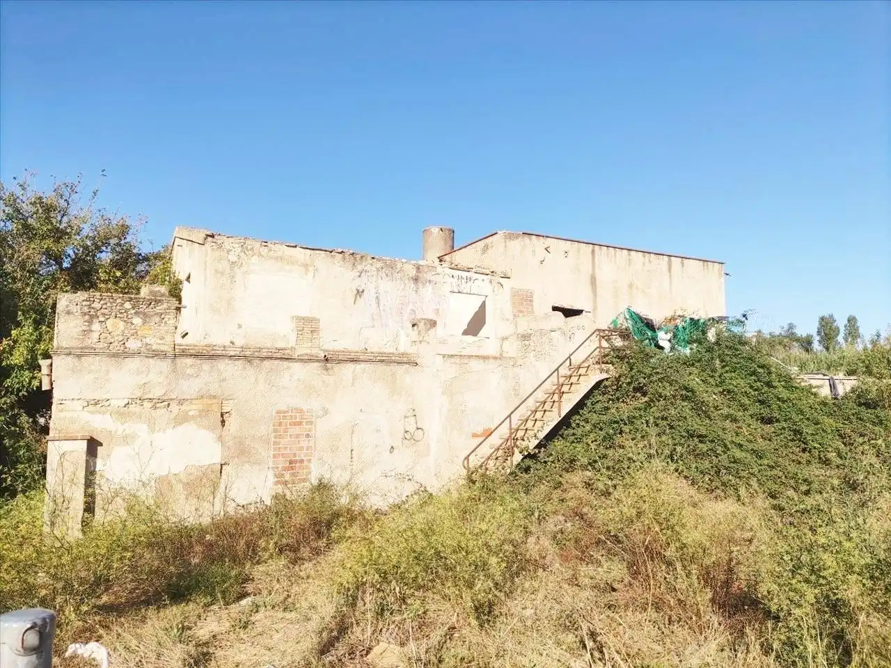 Außenansicht von Residential zum Verkauf in Figueres