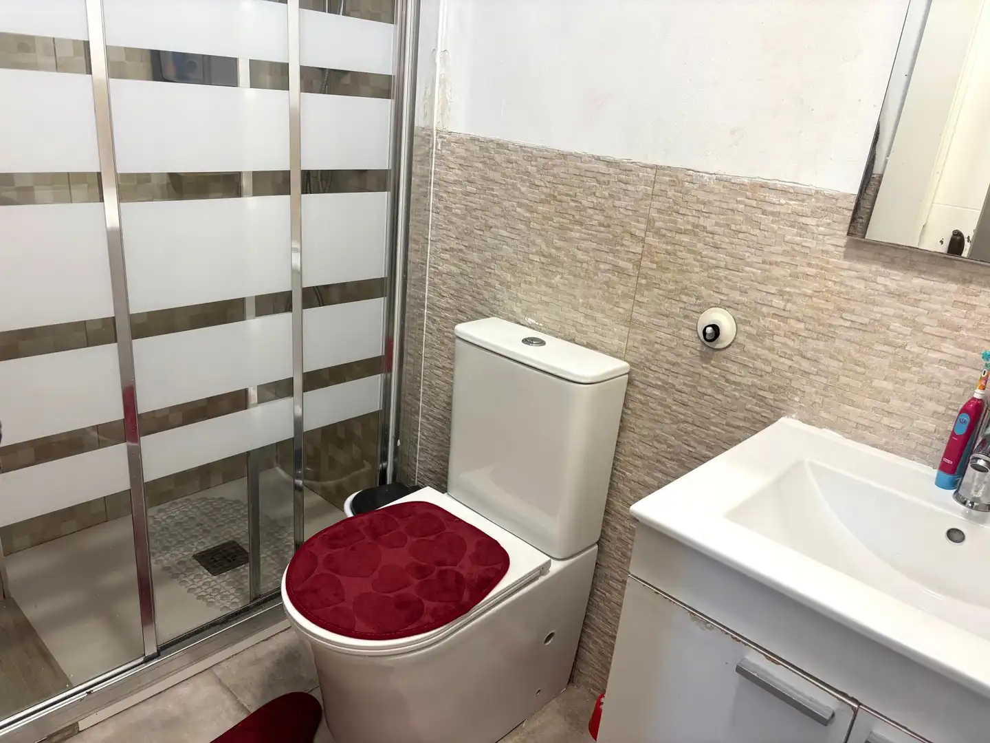 Bathroom of Flat for sale in Madrid