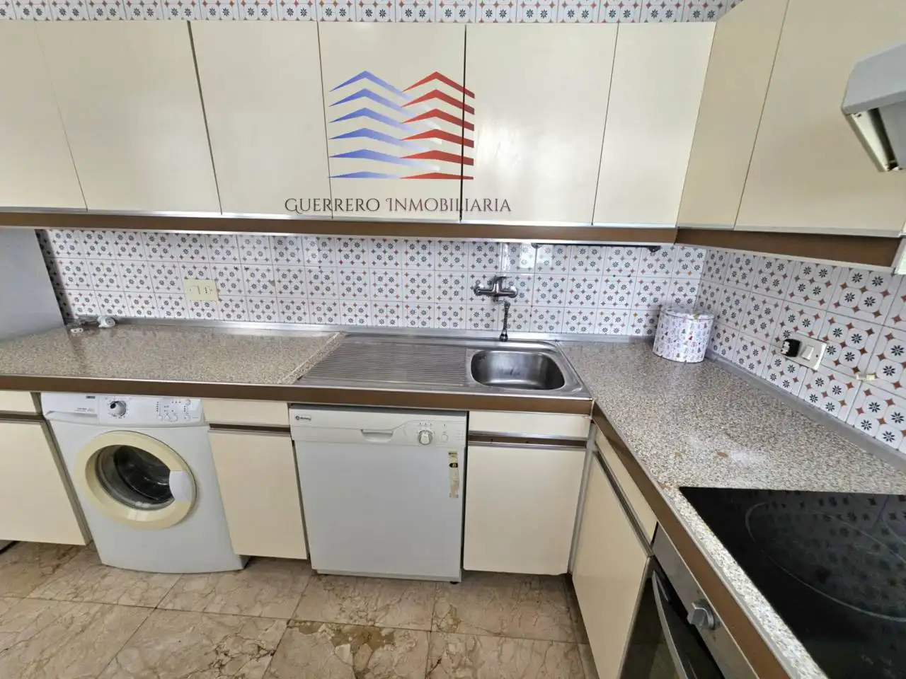 Cocina de Piso de alquiler en Ourense Capital  con Calefacción, Parquet y Trastero