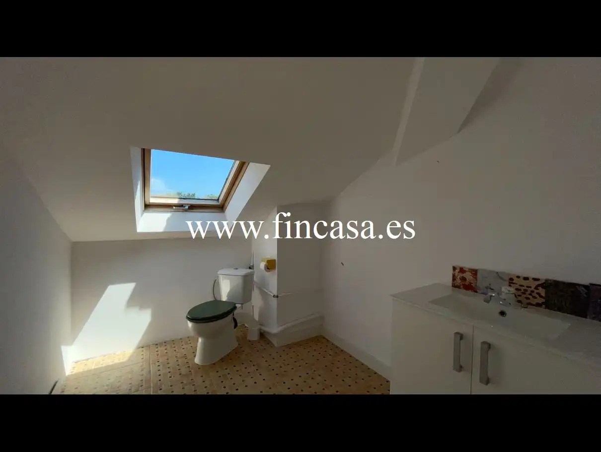 Piso en venta en Nigrán con Calefacción, Jardín privado y Parquet