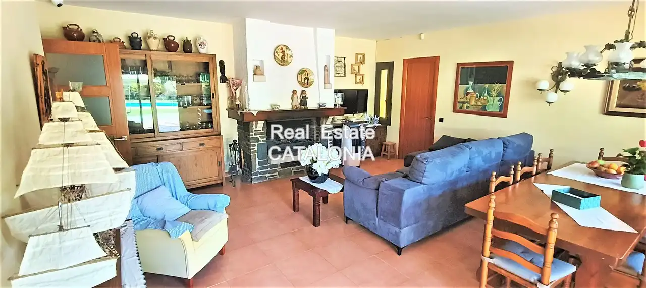 Vista exterior de Casa o xalet en venda en Caldes de Malavella amb Calefacció, Jardí privat i Terrassa