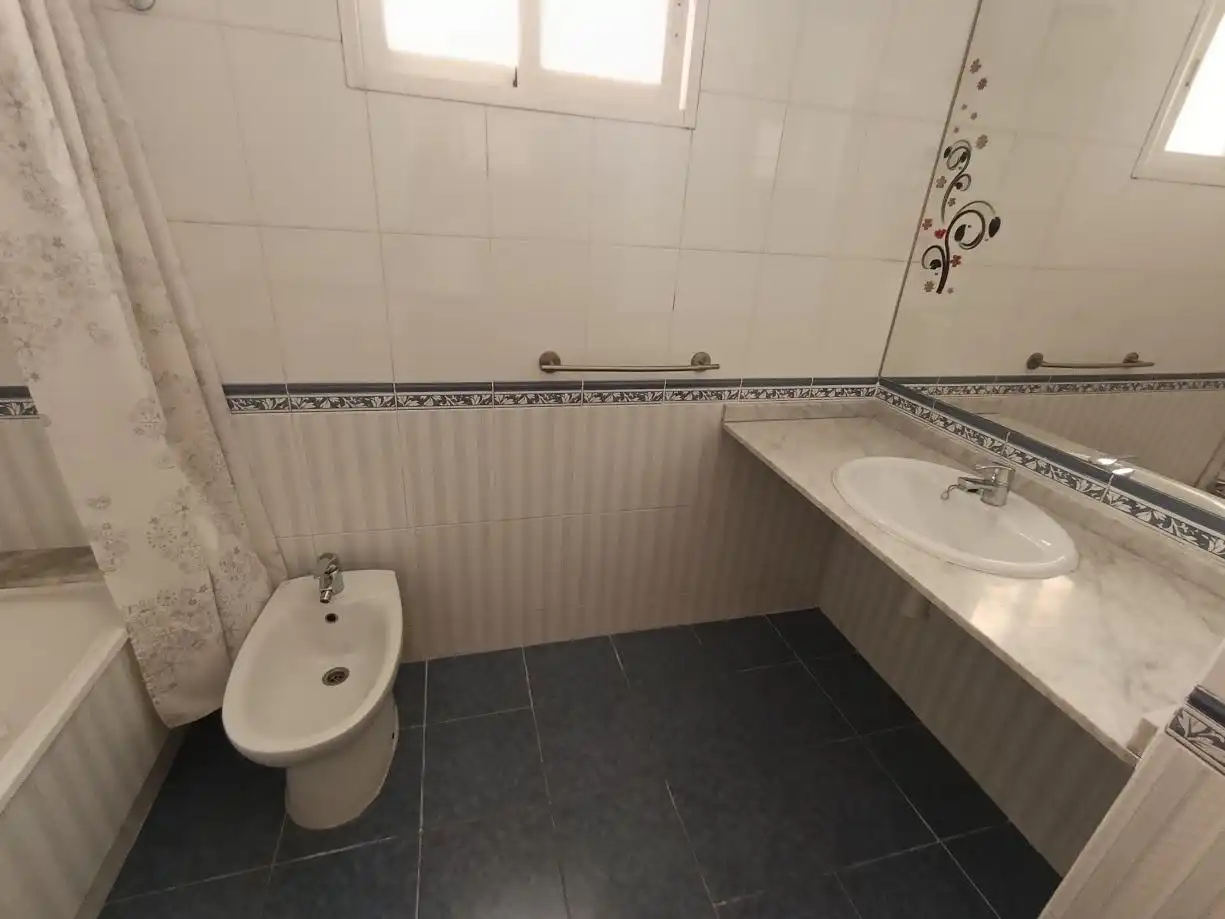 Bathroom of Flat for rent in Mislata  with Balcony
